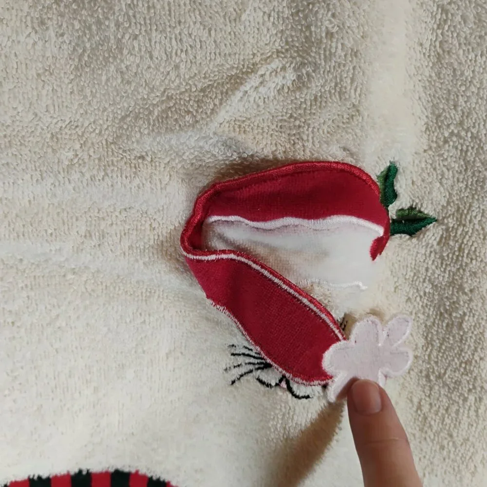 Christmas theme bath towel white w/ cat wearing hat by Santens brand circa 1990s